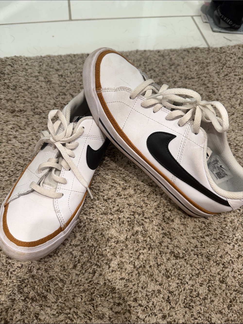 Nike Sneakers. Kids size 5.5. Women’s 7.